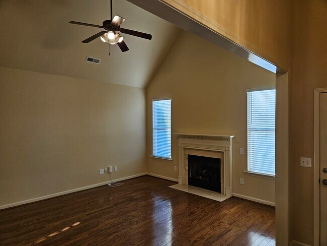 Building Photo - 53 Maple Grove Blvd SW