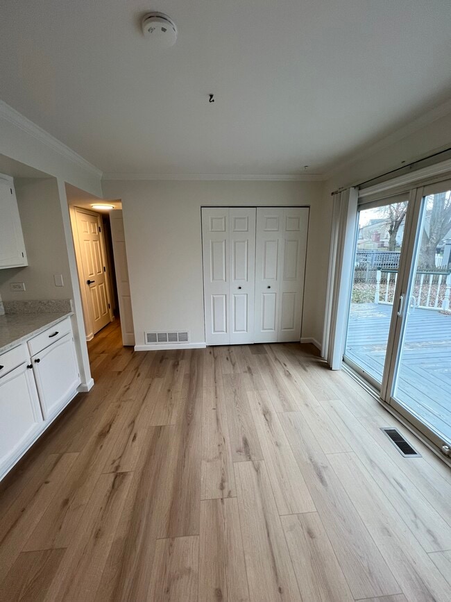 Building Photo - 666 Mariner Dr