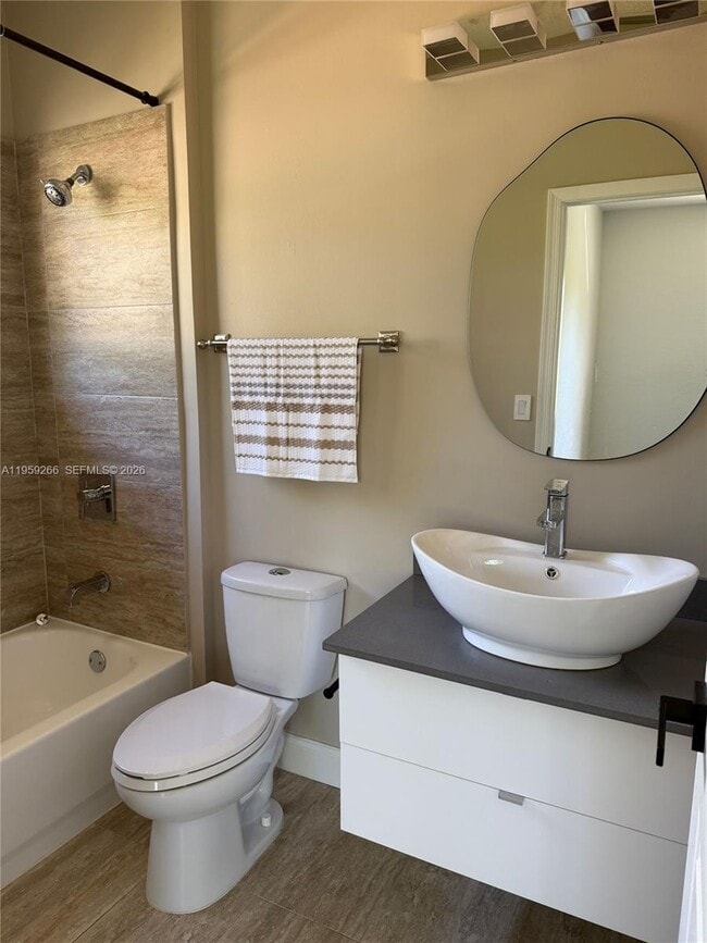 Building Photo - 1819 Mariners Ln