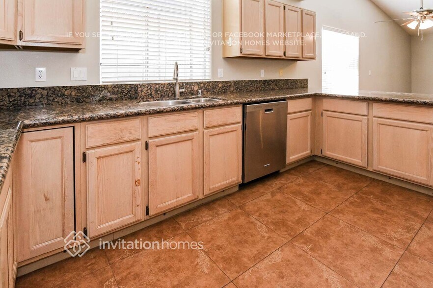 Building Photo - 3985 Roohani Ct