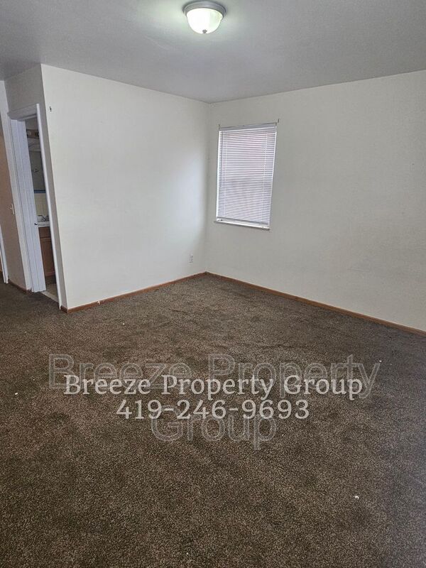 Building Photo - 2445 W Bancroft St