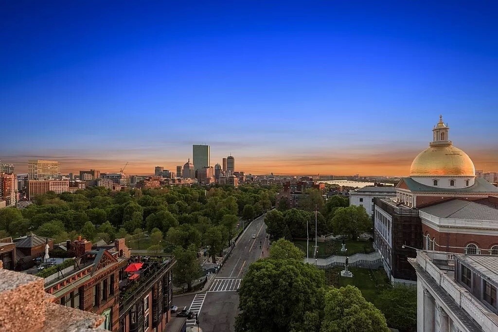 Building Photo - 21 Beacon St