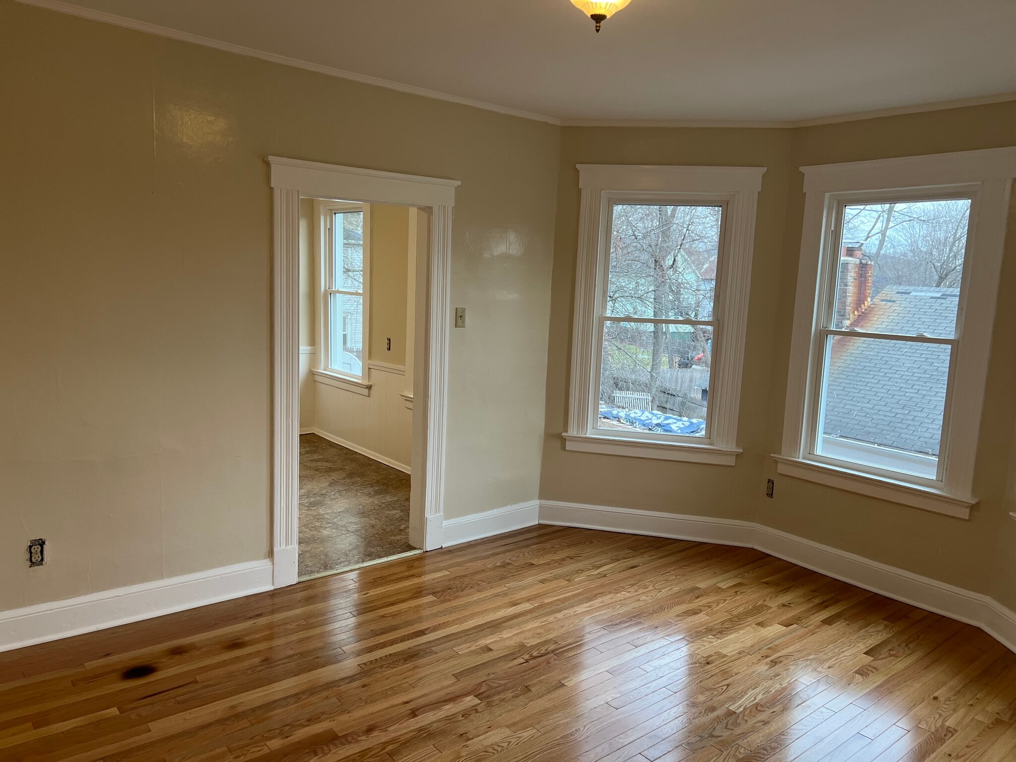 Building Photo - 63 Wood St