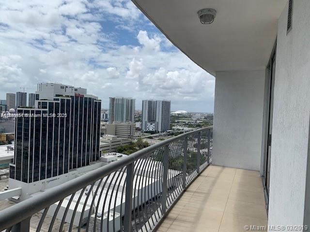 Building Photo - 1750 N Bayshore Dr