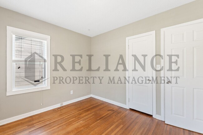 Building Photo - 5433 E Murdock St