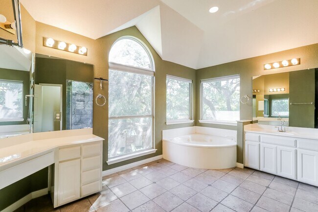 Building Photo - Amazing home ready to move in!