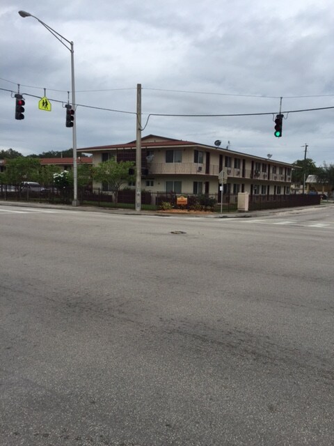 Building Photo - SK Apartments