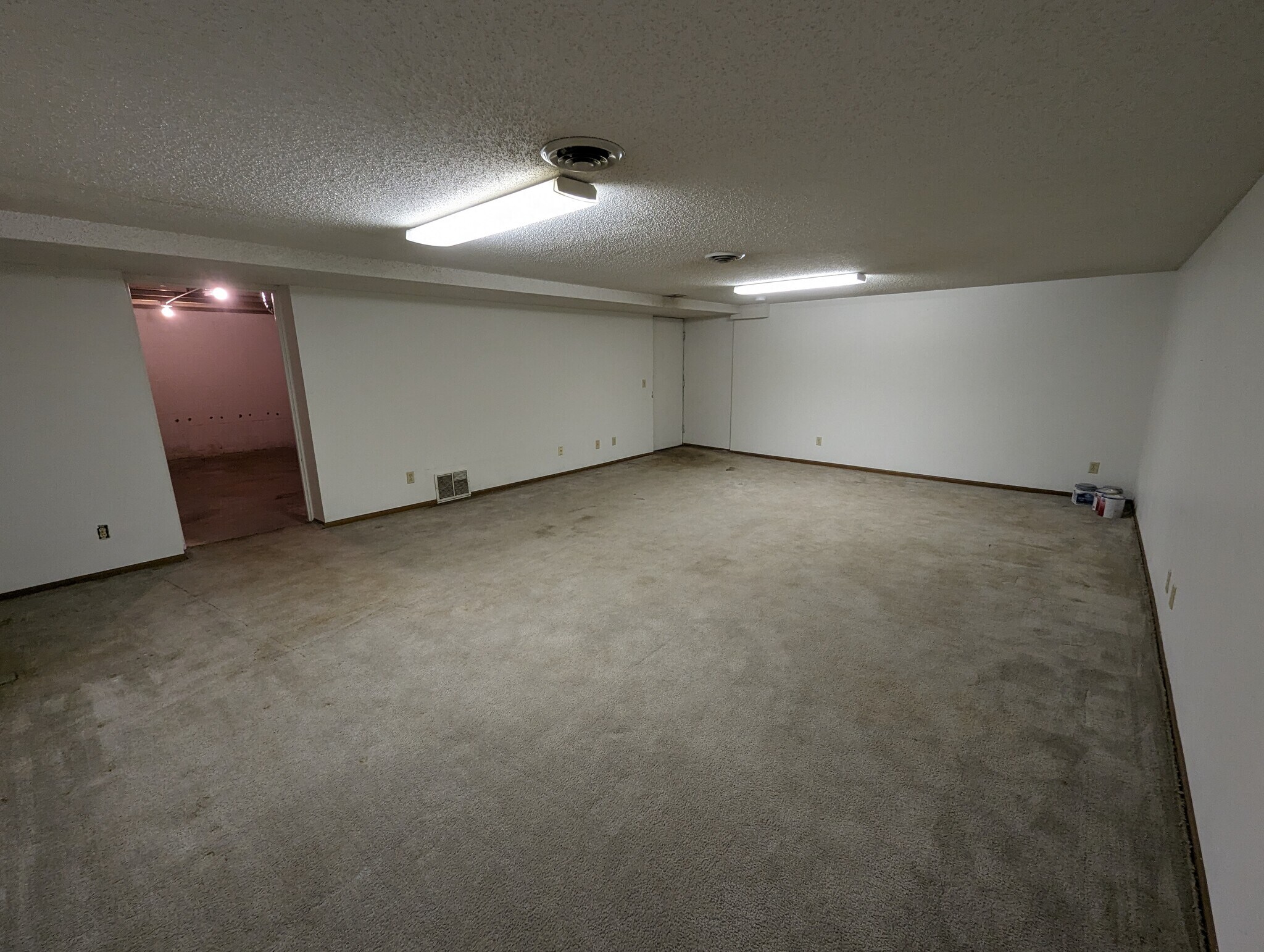 Building Photo - 4945 Walker Ave