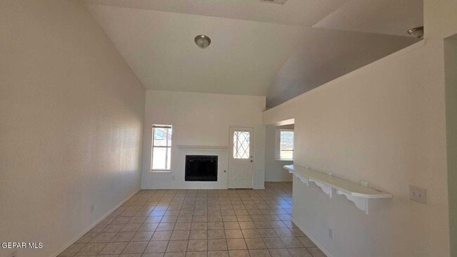 Building Photo - 1529 Plaza Verde Dr