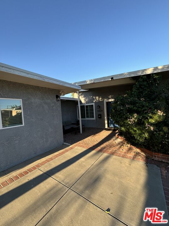 Building Photo - 10824 Paso Robles Ave