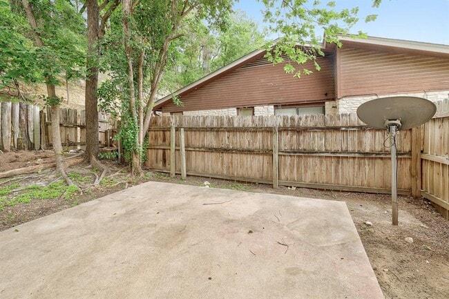 Building Photo - 6519 Hart Ln