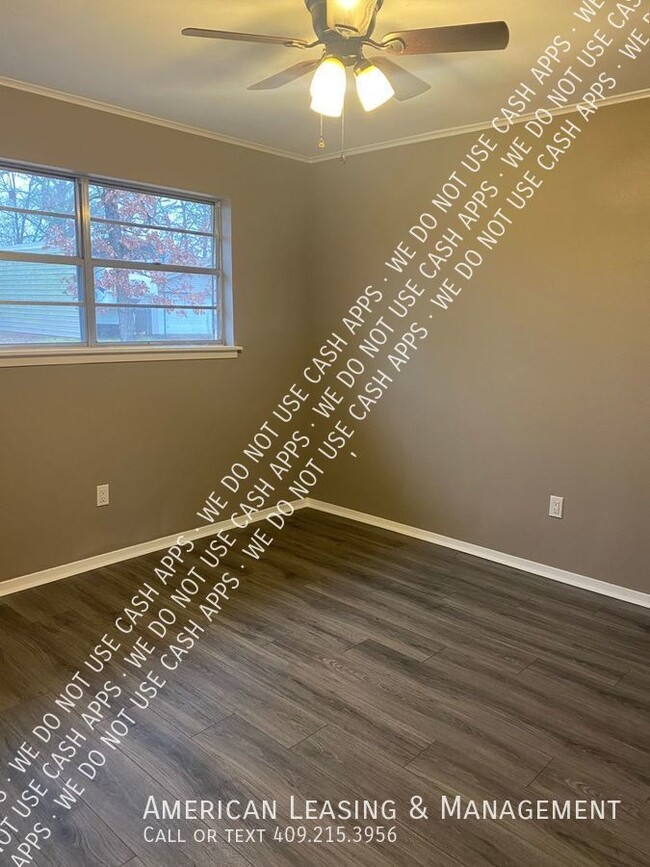Building Photo - 1253 Edgewood Cir