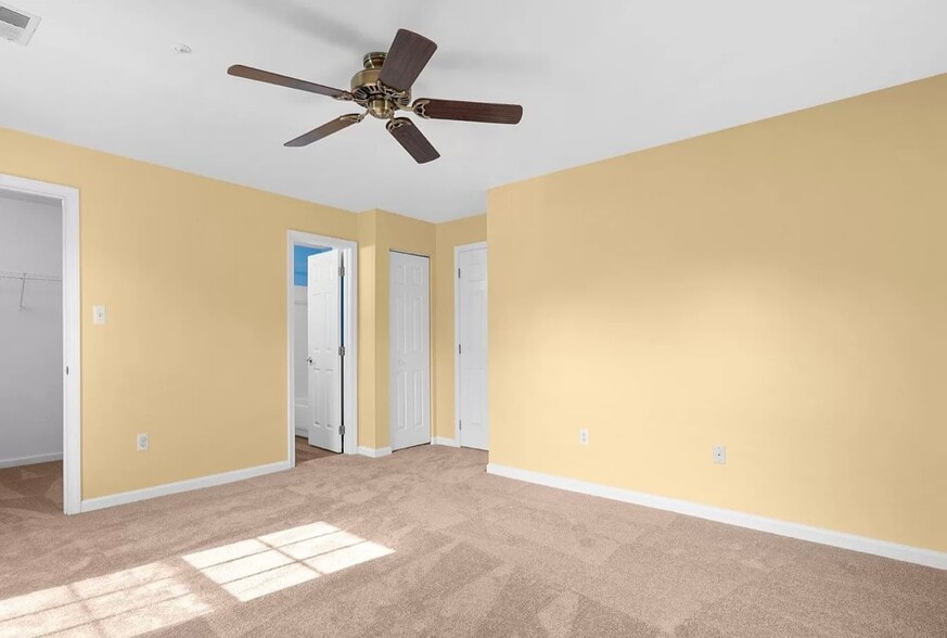 Building Photo - 2010 Starlight Ln