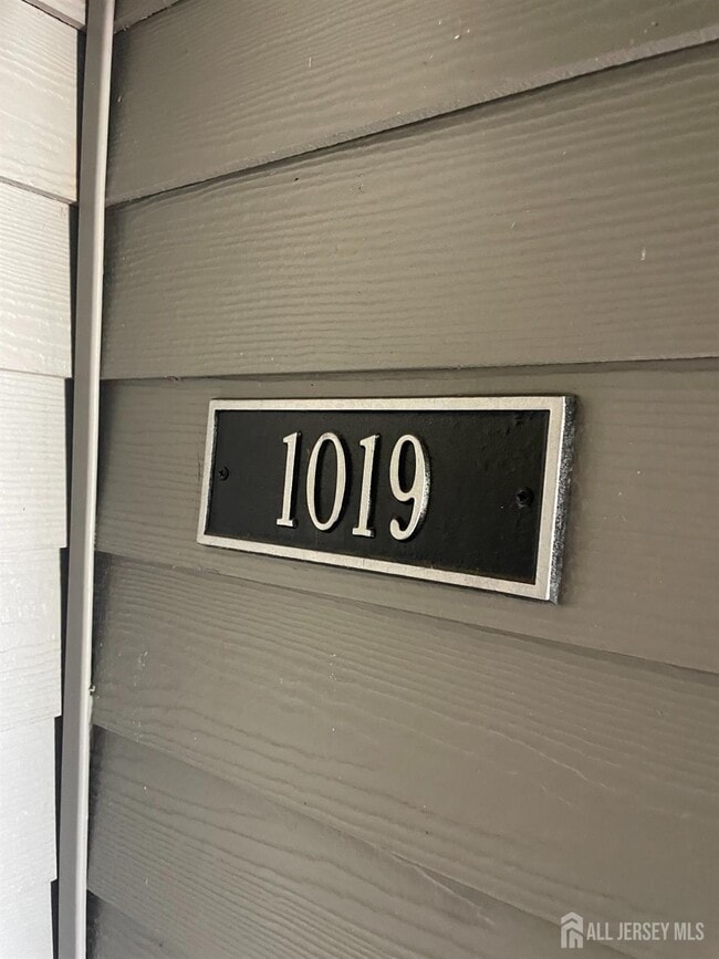 Building Photo - 1019 Ravens Crest Dr