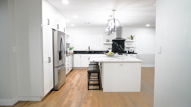 Building Photo - 7707 E Meadowbrook Ave