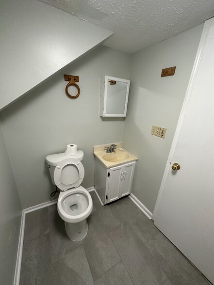 Building Photo - 4458 Tarragon Ln