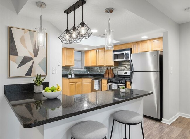 Building Photo - 2017 Powers Ferry Trce SE