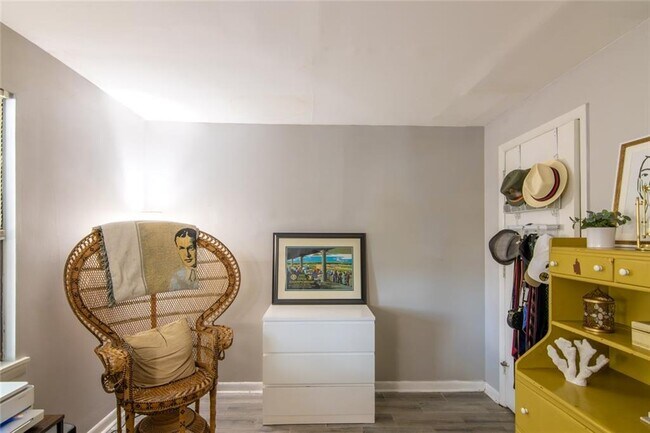 Building Photo - 2109 Defoors Ferry Rd NW