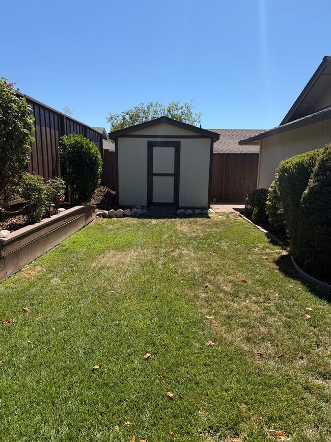 Building Photo - 5447 Anselmo Ct