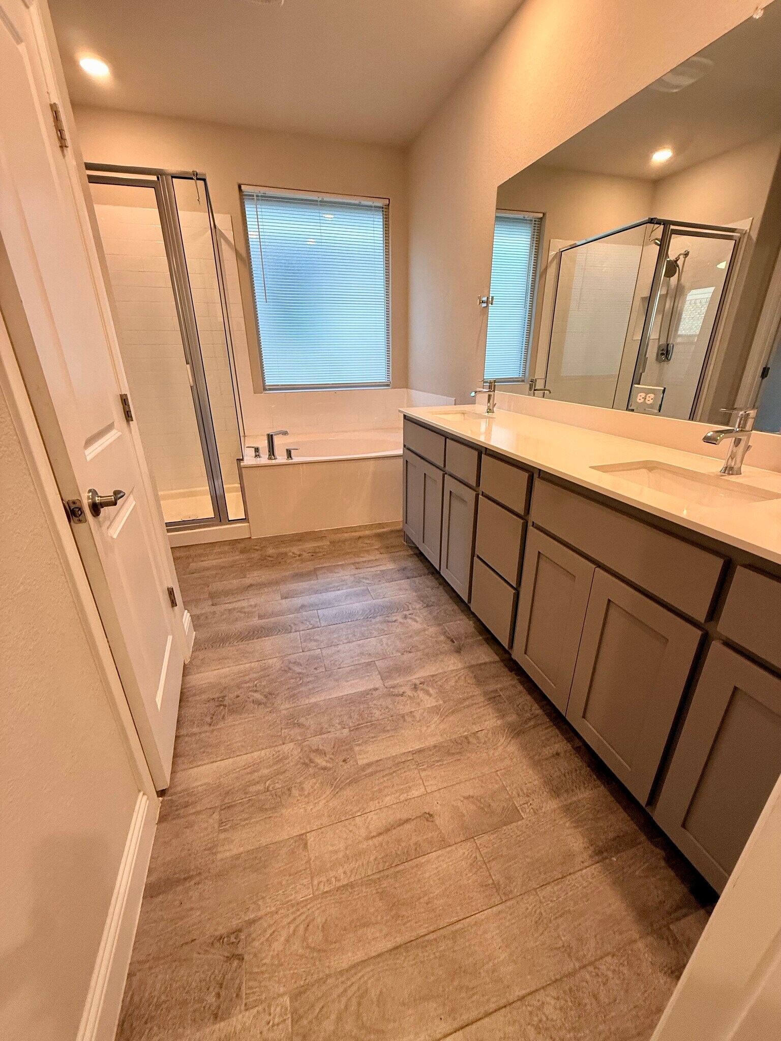 Building Photo - 504 Nicklaus Way