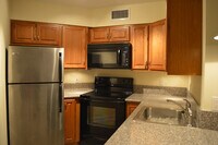 Building Photo - 216 Lake Pointe Dr