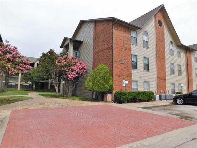 Primary Photo - 218 N Texas Blvd