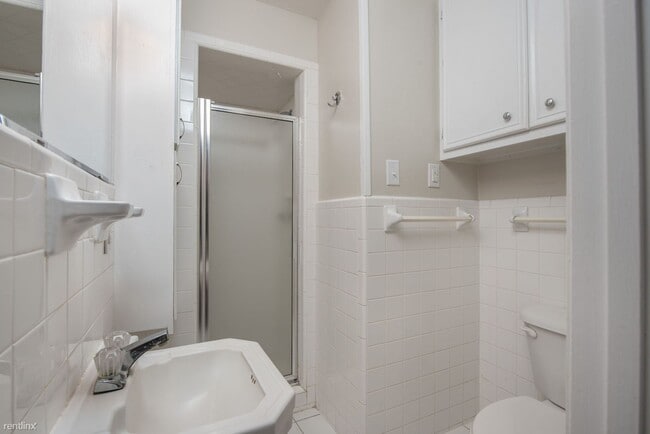 Building Photo - 301 Francis Dr