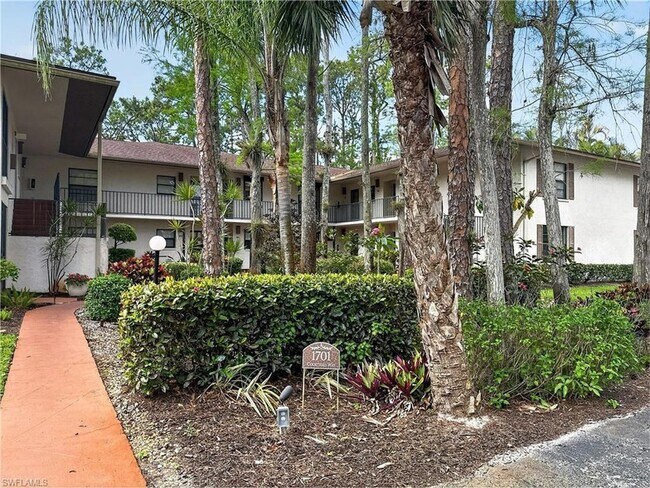 Building Photo - 1701 Courtyard Way