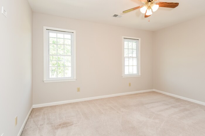 Building Photo - 1502 Oakmoor Pl