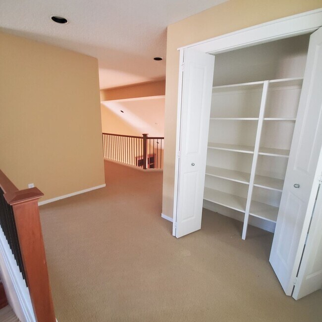 Building Photo - 5 Bedroom Main floor Master Suite ~
