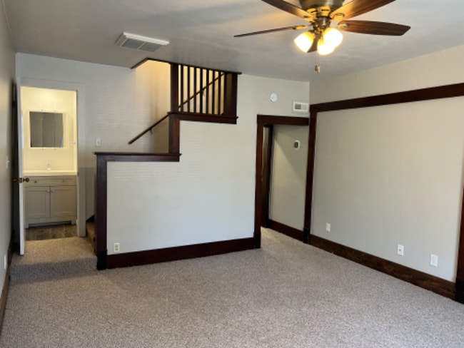 Building Photo - 208 E Front St