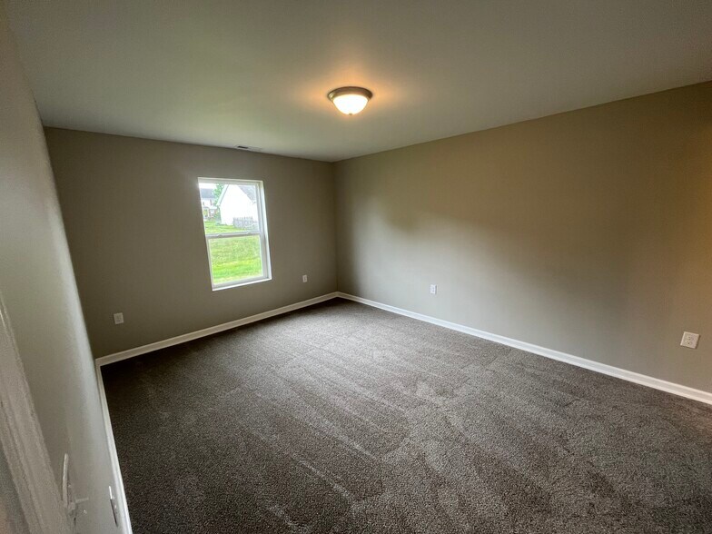 Building Photo - 118 Burgundy Dr