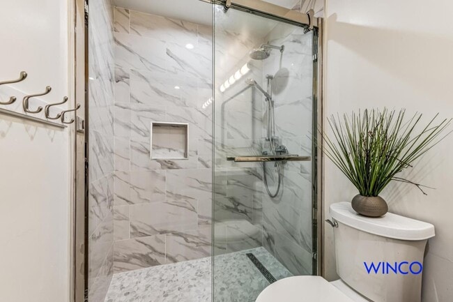 Building Photo - 372 Avalon Dr