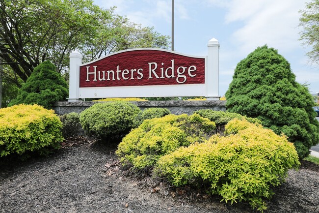 Building Photo - 1440 L Seneca Drive | Hunter's Ridge | 4 B...