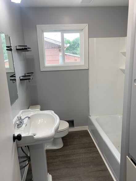 Bathroom 1-1 - 1219 12th St W