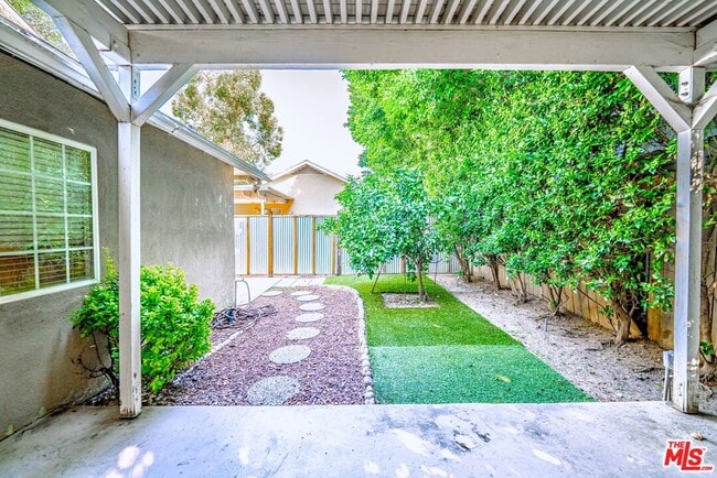 Building Photo - 5353 Don Pio Dr