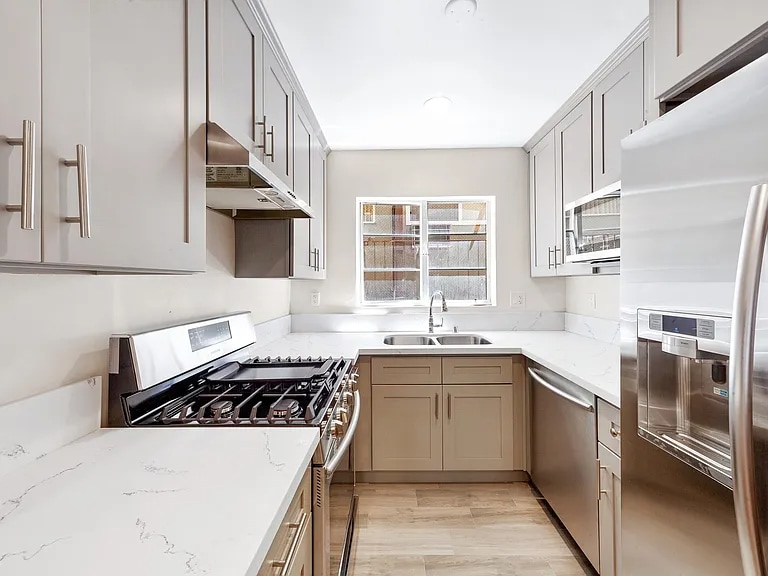 Building Photo - 1023 Hayworth Ave