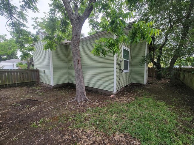 Building Photo - 5327 Avenue O