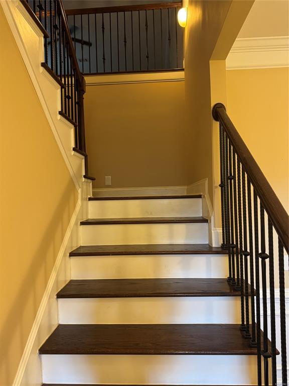 Building Photo - 436 Sydney Dr N