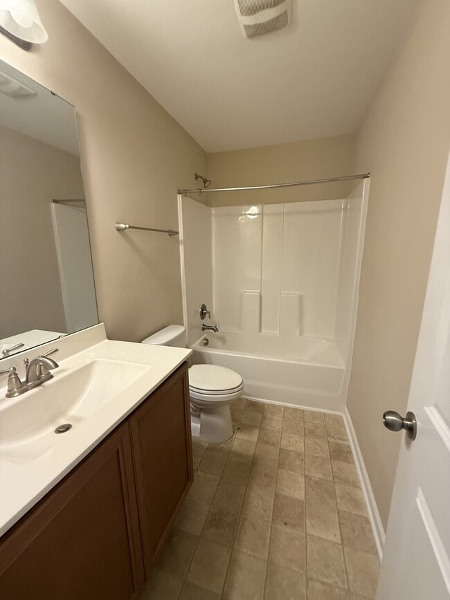 Building Photo - 222 Skyway Dr