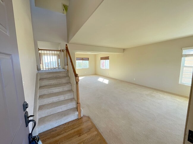 Building Photo - 4 Bedroom Home Available Near Barnes Rd & Peterson Rd!