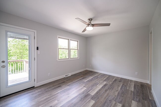 Building Photo - GEORGETOWN Duplex - SW Columbia – 3 Bed, 3...