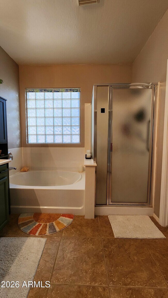 Building Photo - 18970 N Alicante St