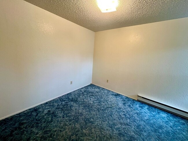 Building Photo - Edgewood Triplex