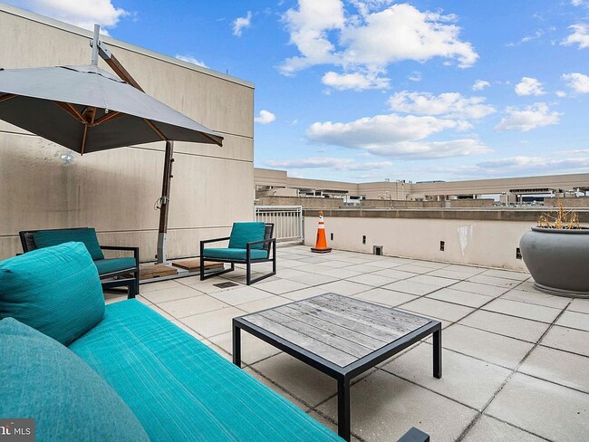 Building Photo - 301 Massachusetts Ave NW