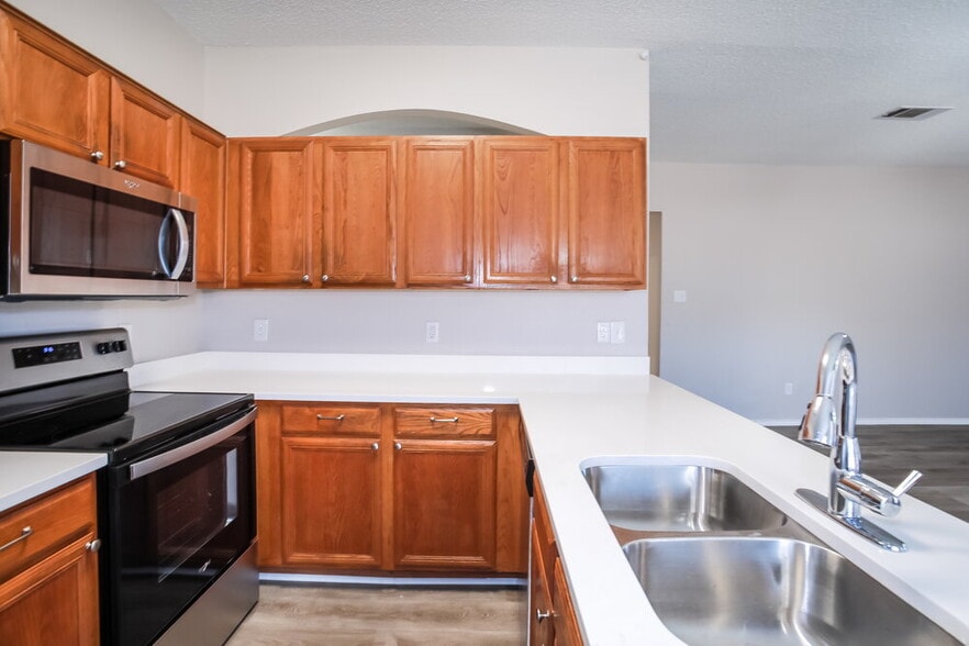 Building Photo - 321 Candlestick Trail