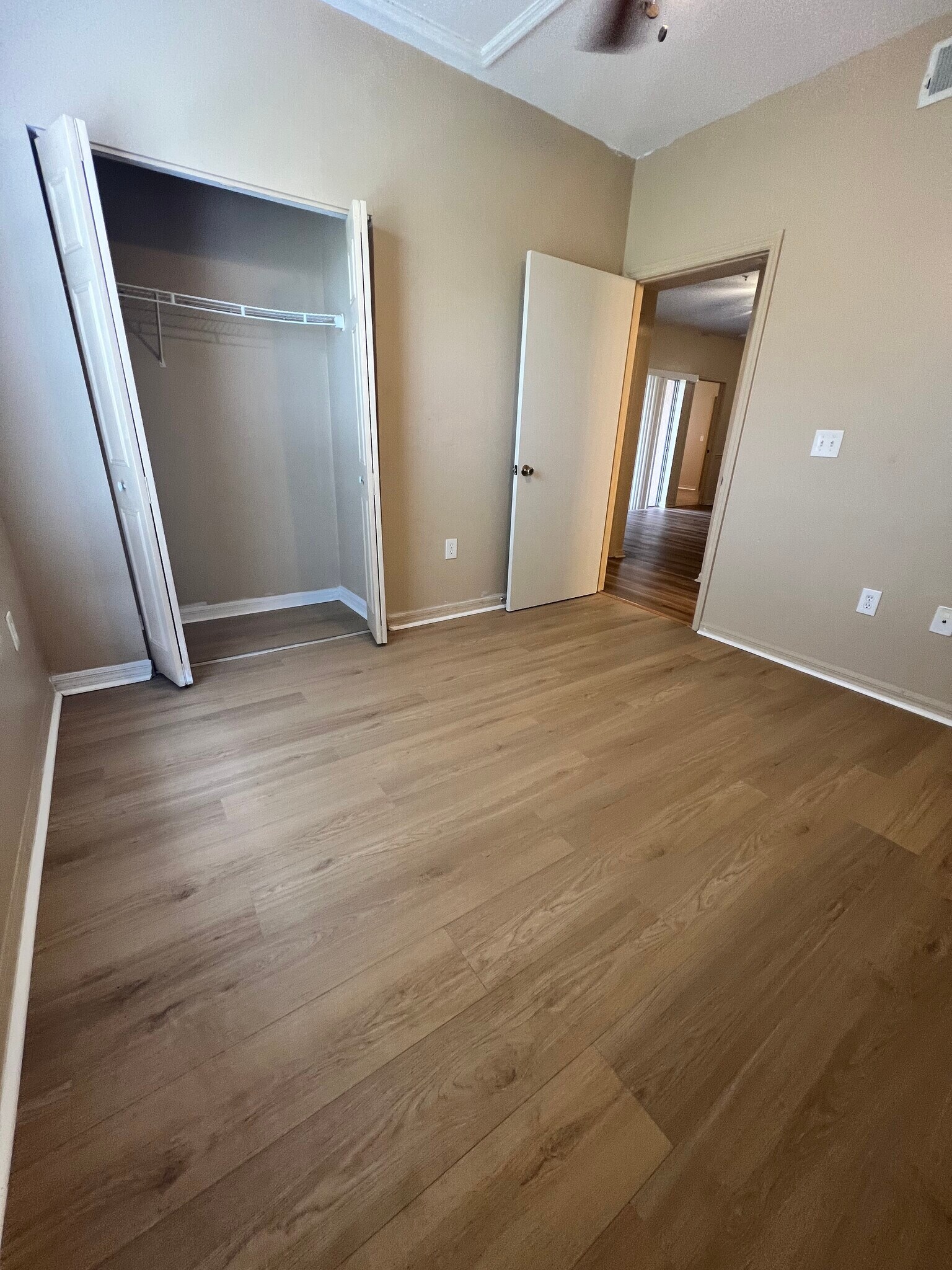 Second Bedroom - 5512 Metrowest Blvd