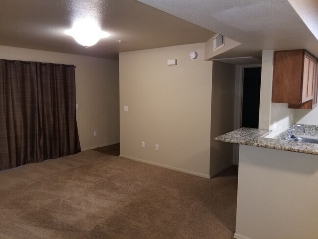 Building Photo - Upgraded West-Flagstaff Condo in the Arbor...