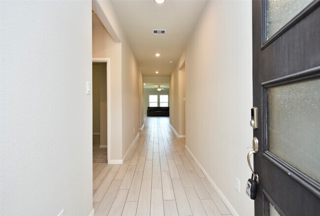 Building Photo - 1214 Oak Barrel Run