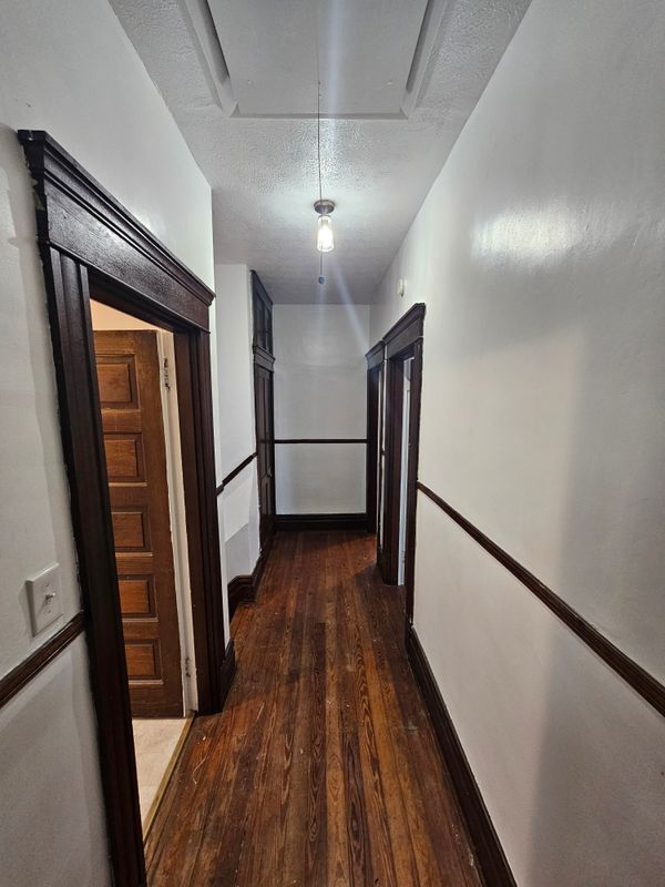 Building Photo - 540 6th Ave